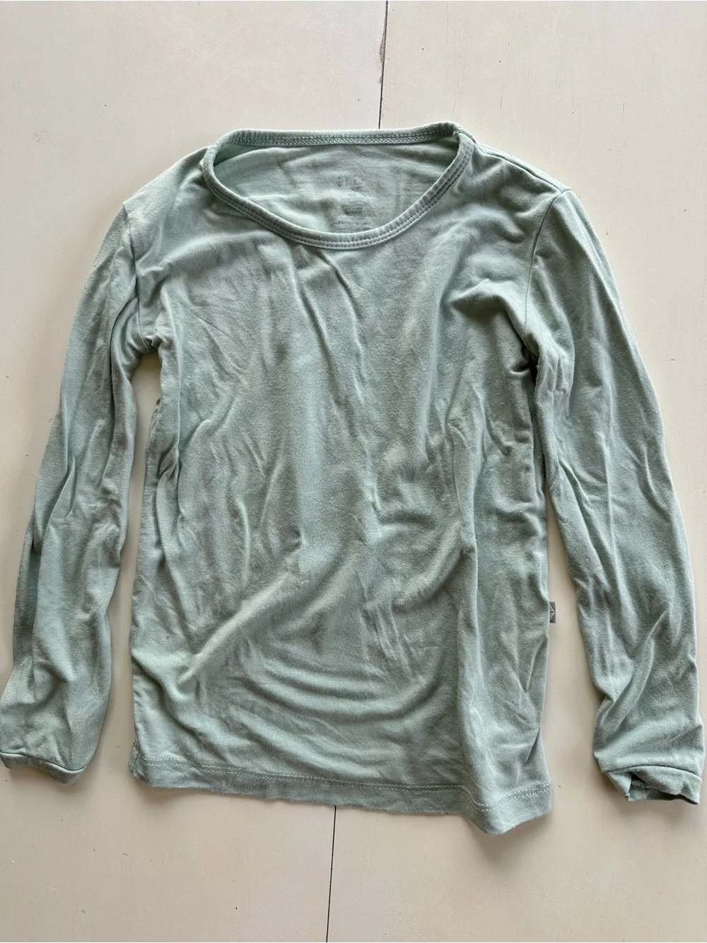 Kyte Baby two piece long sleeve pajamas Size: 4T